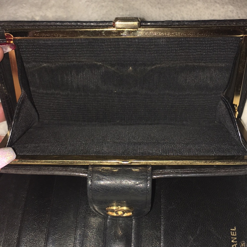 ❌❌Sold on Tradesy❌❌Vintage Chanel Lambskin Wallet - Picture 3 of 8